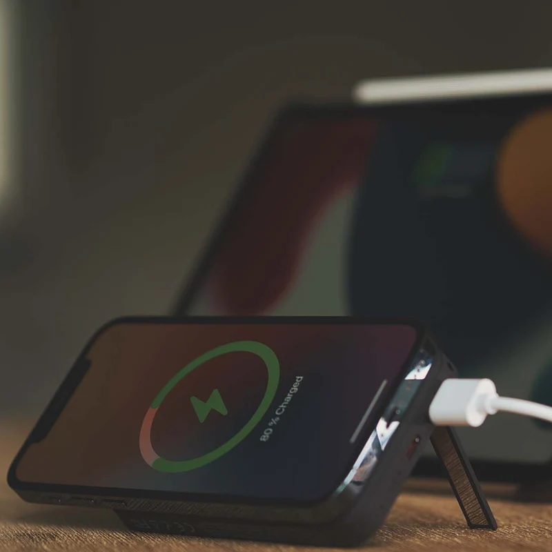 XtremeMac 10,000mAh Magnetic Powerbank | MagSafe Compatible Charger