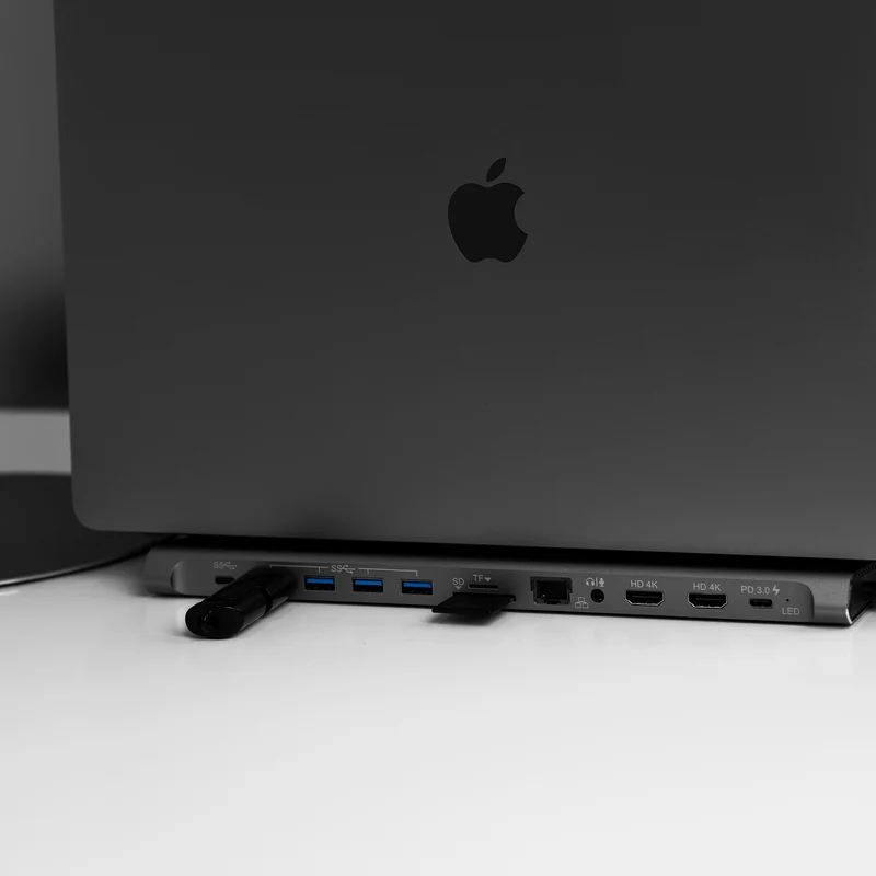 12 in 1 - Type-C Docking Hub Station