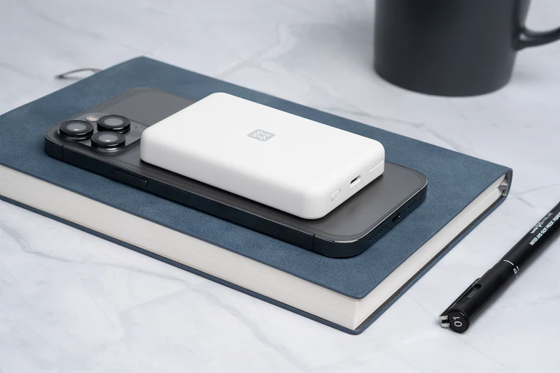 XtremeMac 5000mAh Magnetic Powerbank | Compact MagSafe Charger
