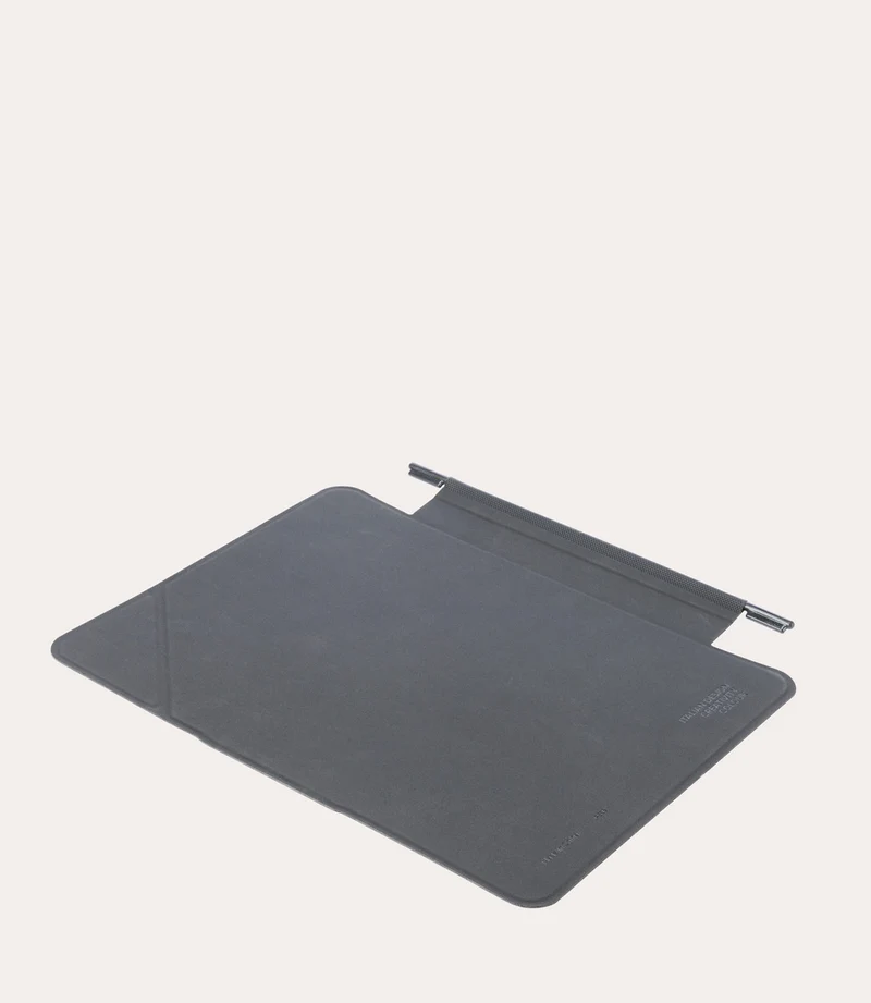 Tasto con tastiera e trackpad