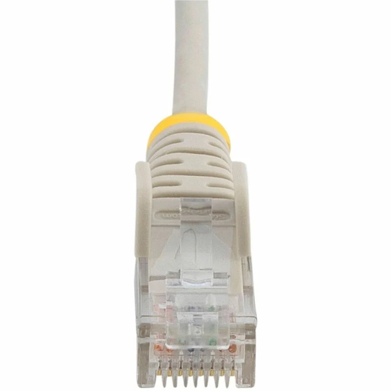 Câble Ethernet StarTech CAT6 fin gris 23 cm (9 po), connecteur RJ45 fin et anti-accrochage, UTP, LSZH, cuivre nu 28 AWG, cordon de brassage réseau fin N6PAT9INGRS