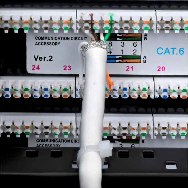 Panneau de brassage Ethernet Cat6 48 ports 2U StarTech.com, RJ45, UTP, 110 broches, pour rack serveur réseau CPANEL48