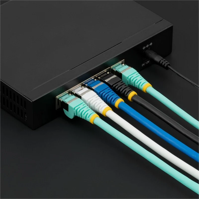 Câble Ethernet StarTech CAT6a jaune de 5 m, RJ45 anti-accrochage, 10 Gbit/s, PoE 100 W, S/FTP, LSZH, cuivre nu 27 AWG, 500 MHz, cordon réseau blindé NLYL-5F-CAT6A-PATCH