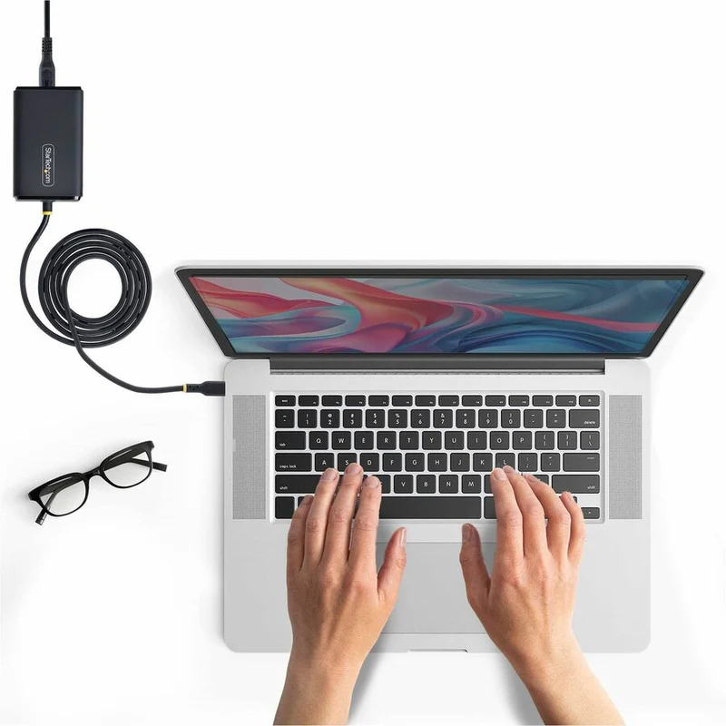 Chargeur pour ordinateur portable StarTech 65 W USB-C, câble USB-C intégré de 1.5 m (5 pi), adaptateur secteur pour Dell, XPS, HP ProBook, MacBook Pro 165LN-USB-C-CHARGER