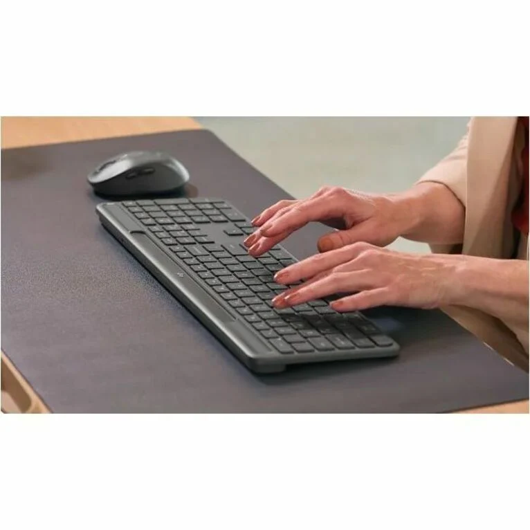 Logitech Signature Slim Solar+ K980 pour entreprises 920-013770