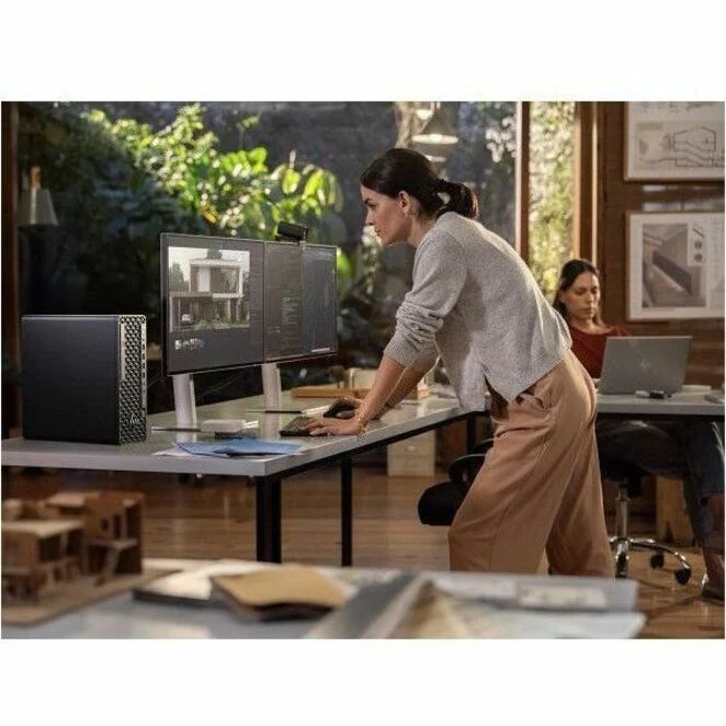 Station de travail HP Z2 G1i - Intel Core Ultra 5 245K - 32 Go - SSD 1 To - Compact - Noir BN5L0UT#ABA