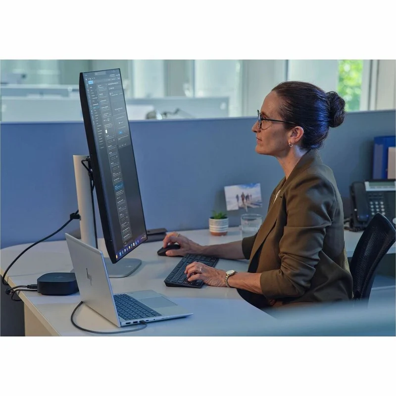 Ordinateur portable HP EliteBook 6 G1a 14" Copilot+ - WUXGA - AMD Ryzen AI 5 340 - 16 Go - SSD 512 Go - Clavier anglais/français - Aluminium Pike Silver C0DP9UT#ABL