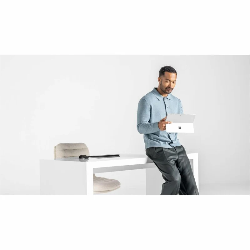 Tablette PC Microsoft Surface Pro 11 Copilot+ - 13" - Qualcomm Snapdragon X Elite - 32 Go - SSD 512 Go - Windows 11 Pro - Platinum EP2-40514