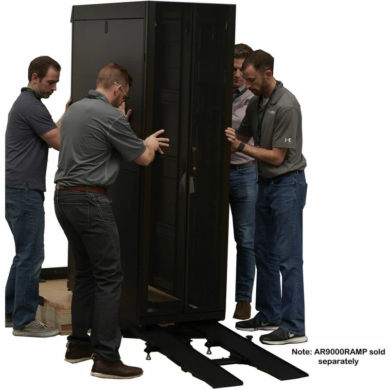 Rampe APC by Schneider Electric pour le retrait du rack NetShelter SX3K de la palette antichoc AR9000RAMP