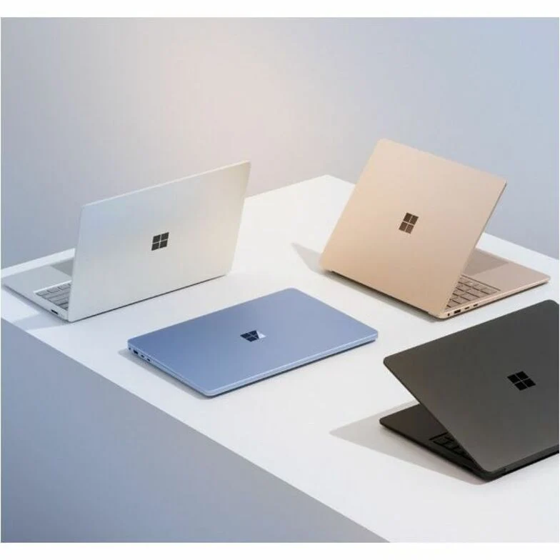 Microsoft Surface Laptop 7 15" Copilot+, écran tactile, processeur Intel Core Ultra 7, 32 Go, SSD 1 To, clavier anglais, platine EP2-21506