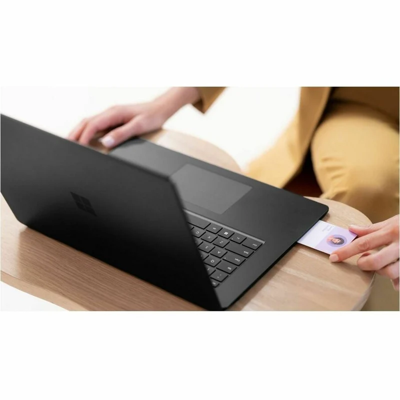 Ordinateur portable Microsoft Surface Laptop 6 15" avec écran tactile - Intel Core Ultra 5 - 16 Go - SSD 512 Go - Clavier anglais et français - Noir EP2-34463