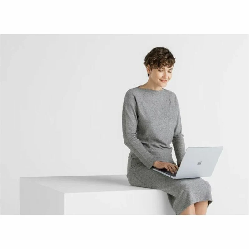 Ordinateur portable Microsoft Surface Laptop 6 13.5" à écran tactile - Intel Core i7 - 32 Go - SSD 1 To - Clavier anglais et français - Platine EP2-34461