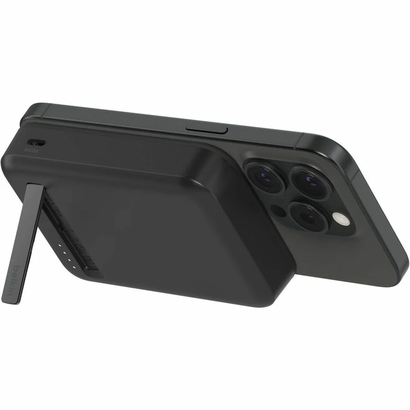 Batterie externe magnétique Belkin BoostCharge Pro avec Qi2 15 W 10 K BPD008BTBK