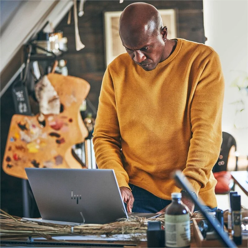 Station de travail mobile HP ZBook Studio G11 16" - WUXGA - Intel Core Ultra 7 165H - Technologie vPro - 32 Go - SSD 1 To - Clavier anglais AN6D1UT#ABA
