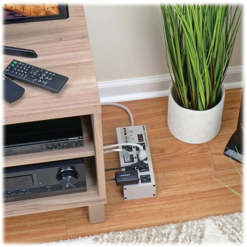 Parasurtenseur haut de gamme Tripp Lite by Eaton 8 prises ISOBAR8 ULTRA