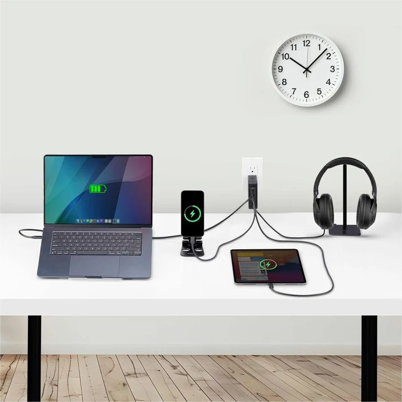 Chargeur mural USB-C 140 W StarTech.com, 3 x USB-C/1 x USB-A, adaptateur secteur PD 3.1 GaN international pour MacBook Pro/Max/Dell XPS/Inspiron 3114GCU-WALL-CHARGER
