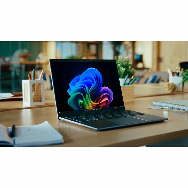 Ordinateur portable Dell Latitude 5000 5455 14" Copilot+ - Full HD Plus - Qualcomm Snapdragon X Plus X1P-42-100 - 16 Go - SSD 512 Go - Clavier anglais (États-Unis) - Gris titane 8VWW3