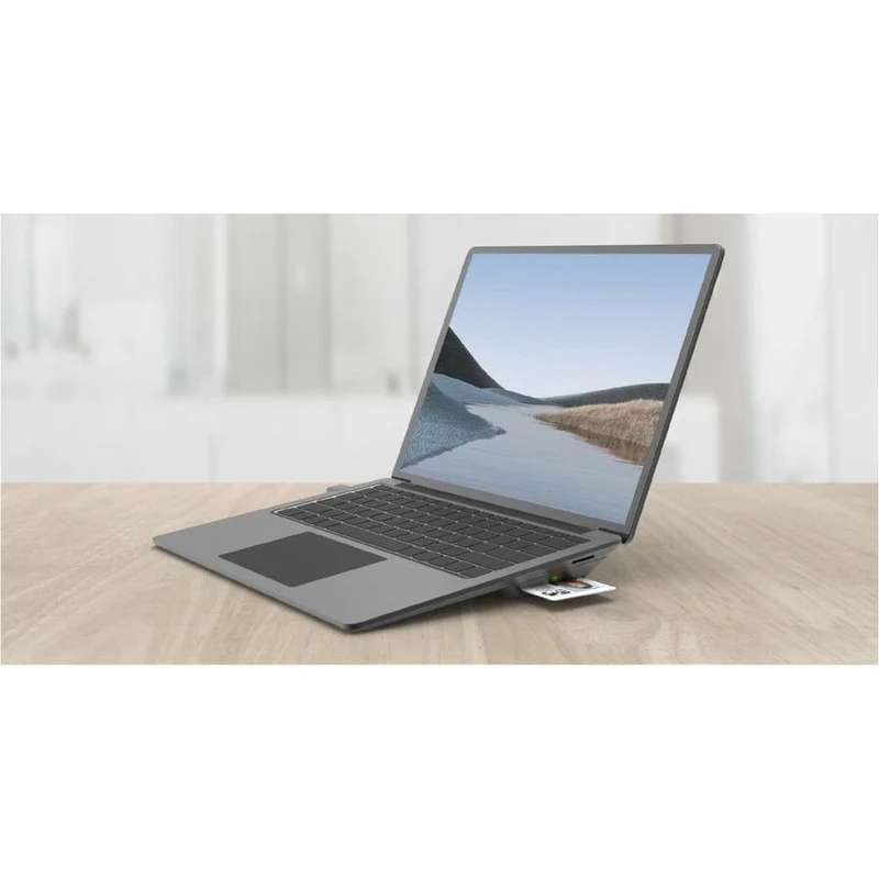 Adaptateur de lecteur de carte à puce (CAC) pour ordinateur portable Surface 4 de Kensington avec HDMI et USB-C K63240WW