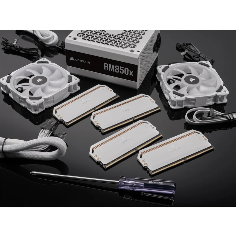 Kit de mémoire Corsair Dominator Platinum RGB 32 Go (2 x 16 Go) DDR5 DRAM 6200 36 MHz C32 - Blanc CMT5GX2M6200X36CXNUMXW