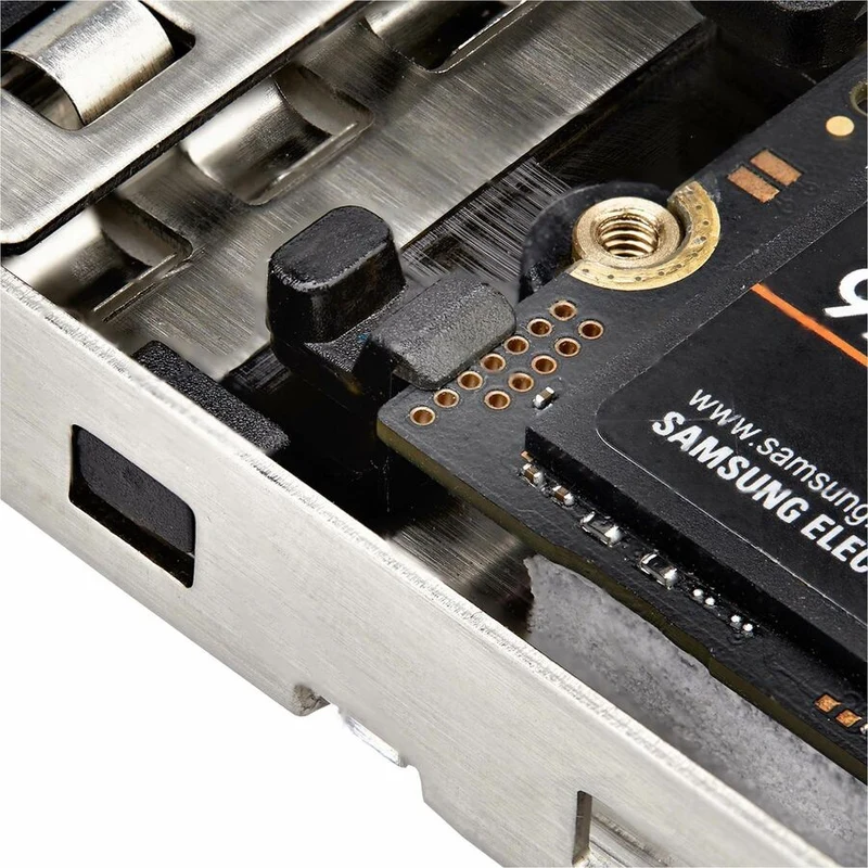 StarTech.com Support amovible pour SSD NVMe M.2 à double baie vers PCIe x8 ; bifurcation requise ; installation sans outil, baie de disque PCIe échangeable à chaud 2M2-REMOVABLE-PCIE